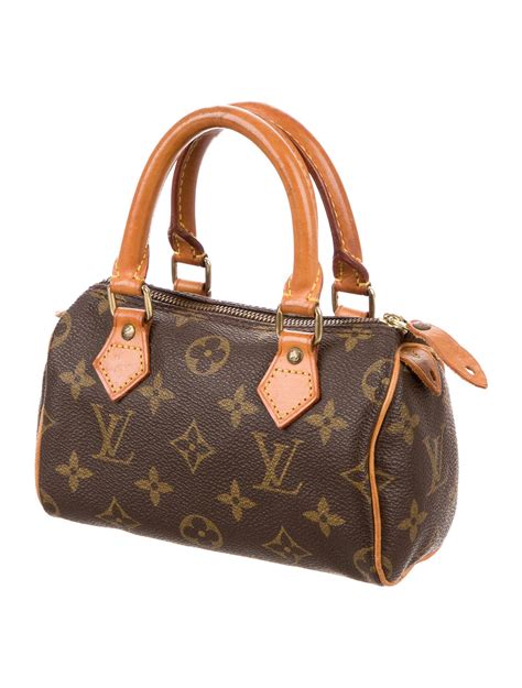 louis vuitton mini monogram.